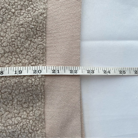 Outdoor Voices Oatmeal MegaFleece Wool Blend Crewneck Sweater Size Extra Small - Picture 14 of 14